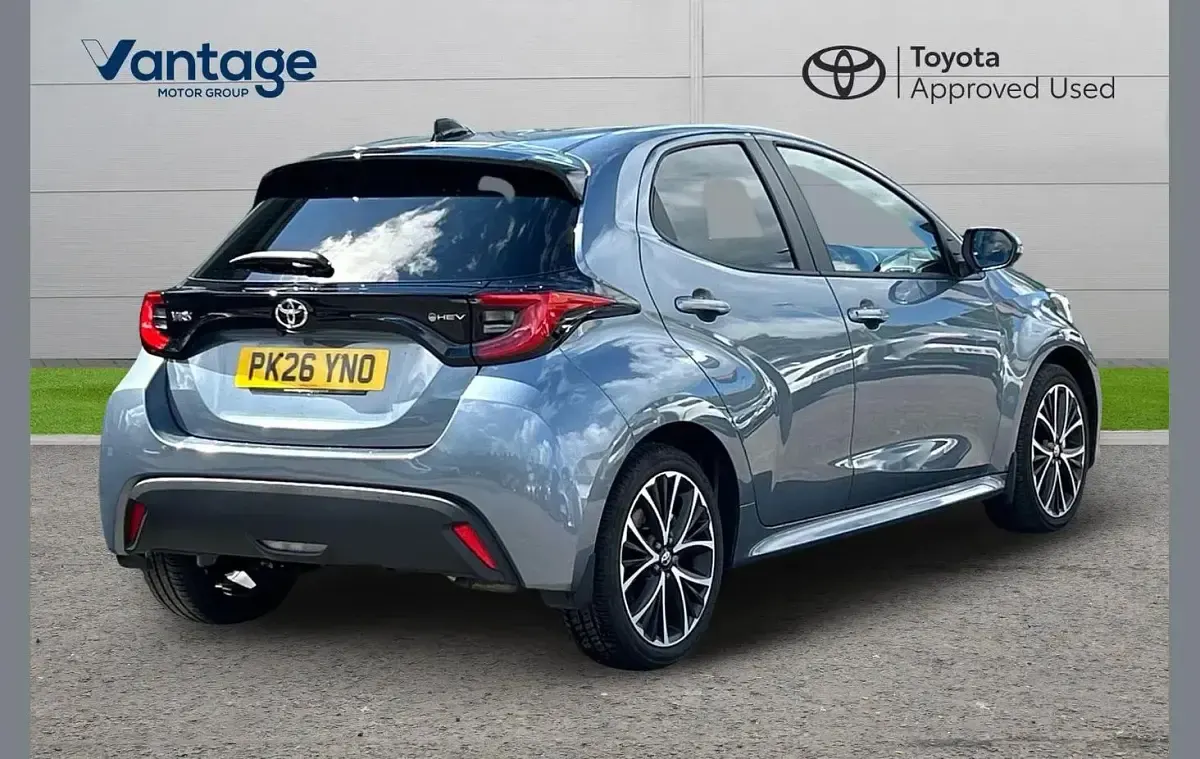 Used Toyota Yaris Design 113 HP (83 kW) 2026 Grey Hatchback