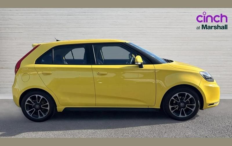 Used MG MG3 106 HP (77 kW) 2017 Yellow Hatchback