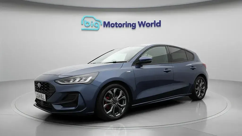Używany Ford Focus ST-Line 125 KM (91 kW) 2024 Niebieski Hatchback