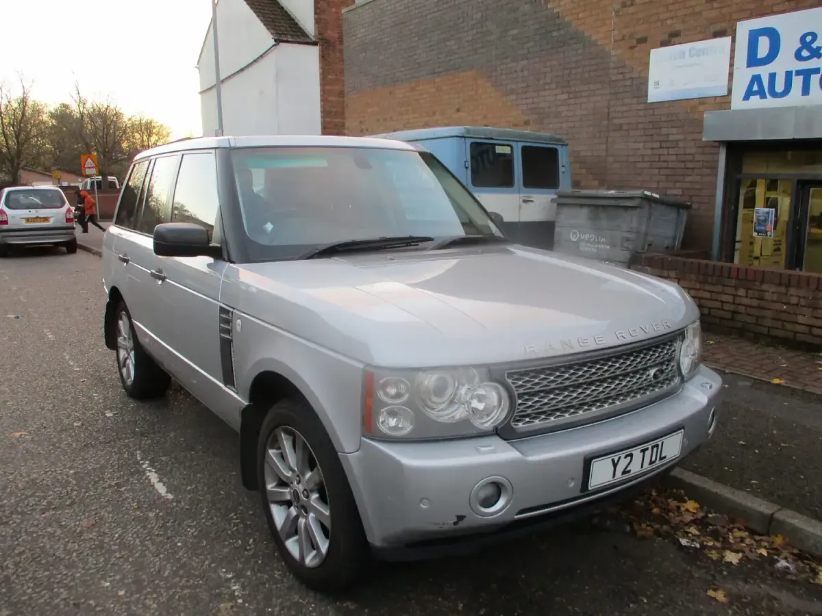Used Land Rover Range Rover Vogue SE 268 HP (197 kW) 2008 Silver SUV
