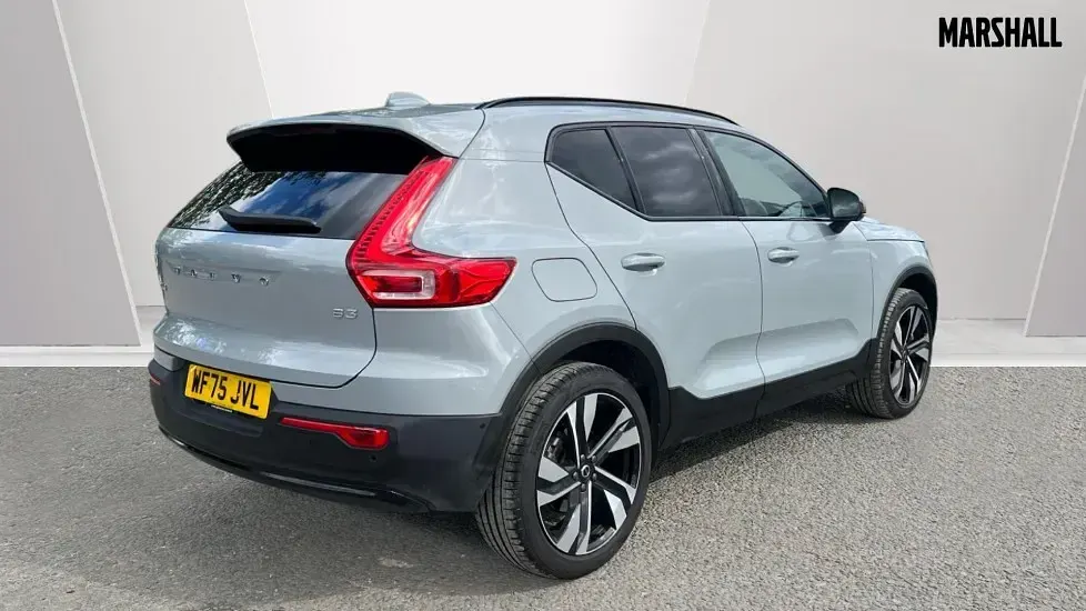 Begagnad Volvo XC40 Ultra 163 HK (119 kW) 2025 Grå SUV