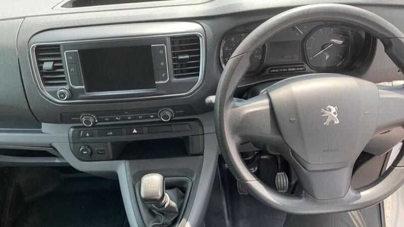 White Used 2022 Peugeot Expert Premium Van | £12,270 (Good price) - Image 1/4
