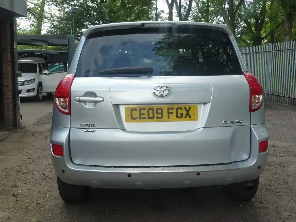 Used Toyota RAV4 134 HP (98 kW) 2009 Silver SUV