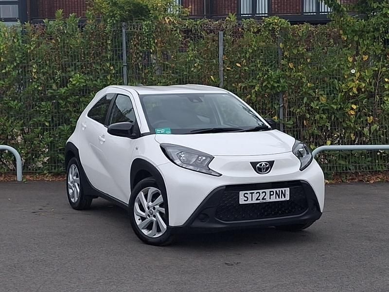 White Used 2022 Toyota Aygo PURE Hatchback | £11,998 (Fair price) - Image 1/4