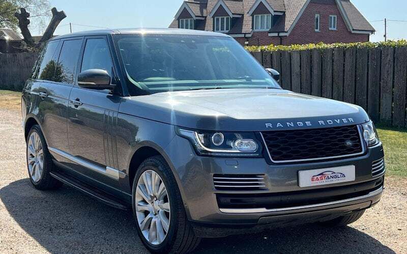 Grey Used 2017 Land Rover Range Rover Vogue SE SUV | £24,995 (Super price) - Image 1/4