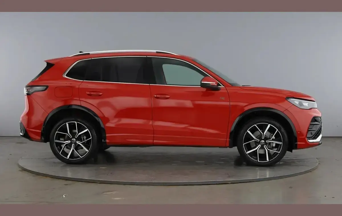 Used VW Tiguan R-line 272 HP (200 kW) 2025 Red SUV