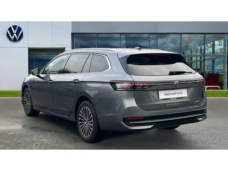 Used VW Passat Elegance 204 HP (150 kW) 2025 Grey Estate