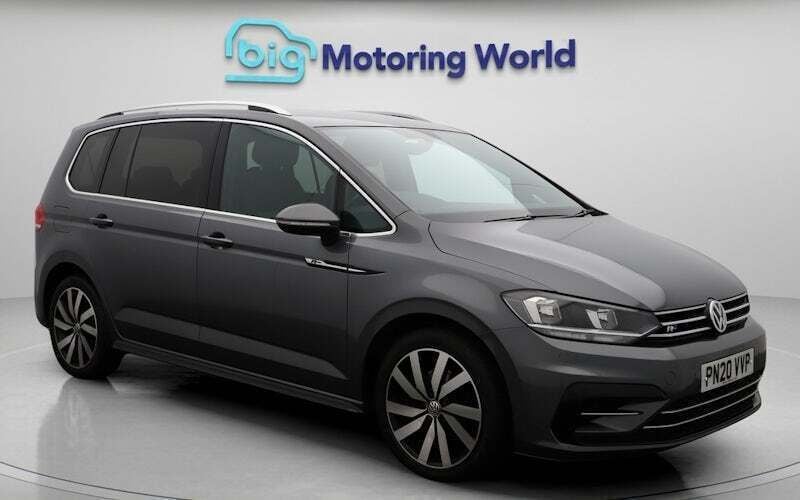 Used 2025 VW Touran R-line MPV | £17,300 (Good price) - Image 1/4