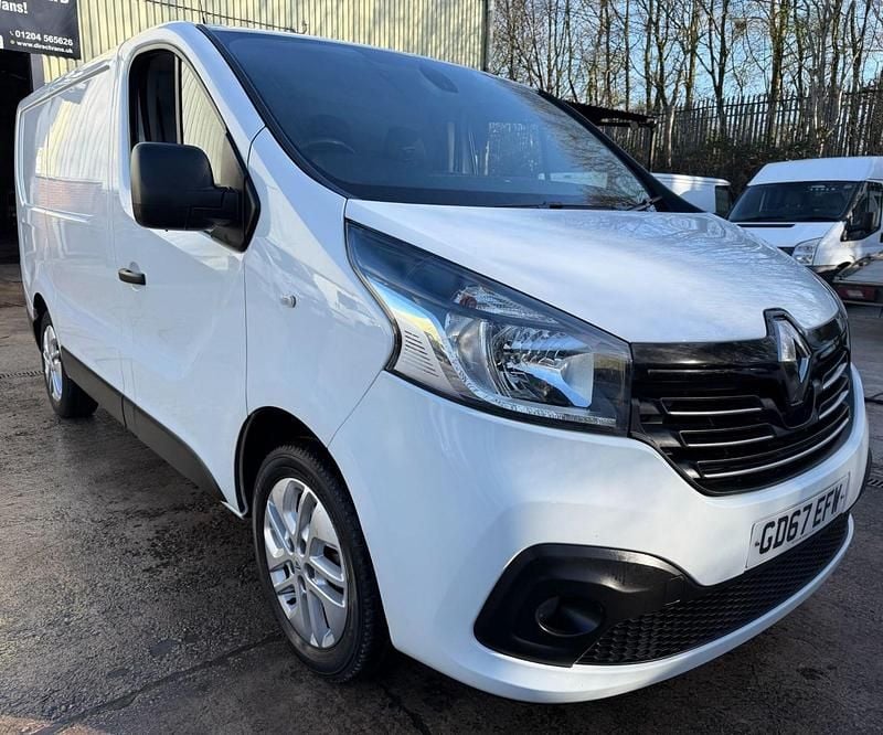 Used Renault Trafic 2017 White MPV