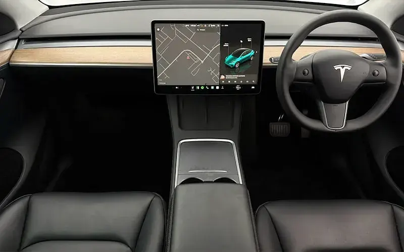 Used Tesla Model Y Standard Range 219 kW (299 HP) 2024 White SUV