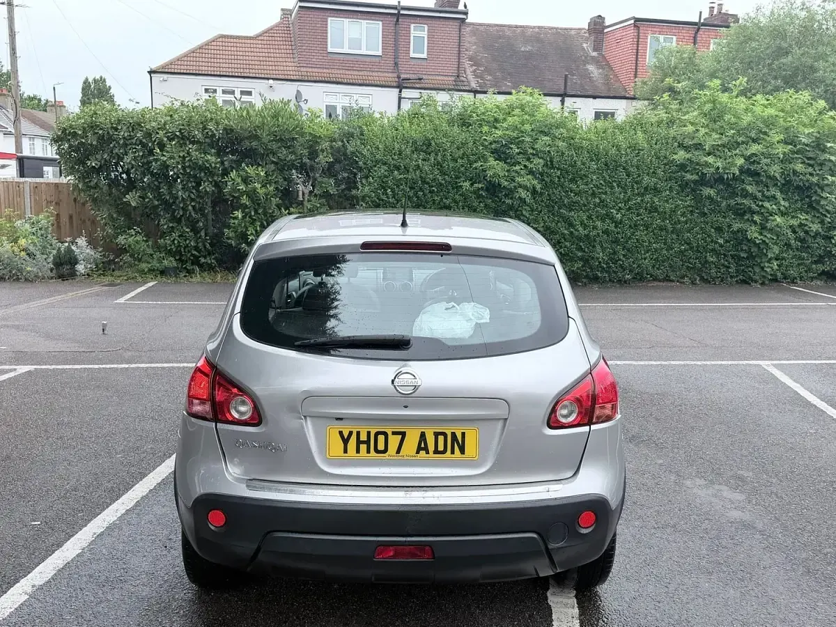Used Nissan Qashqai Tekna 141 HP (103 kW) 2007 Silver SUV