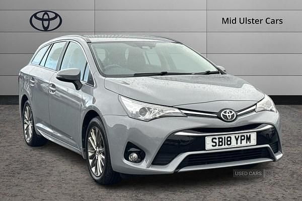 Used Toyota Avensis Business Edition 112 HP (82 kW) 2018 Grey Estate