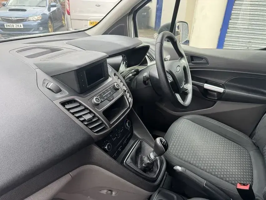 Used Ford Transit Connect Trend 100 HP (73 kW) 2019 White MPV