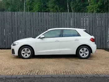 Used Audi A1 Design 95 HP (69 kW) 2020 White SUV