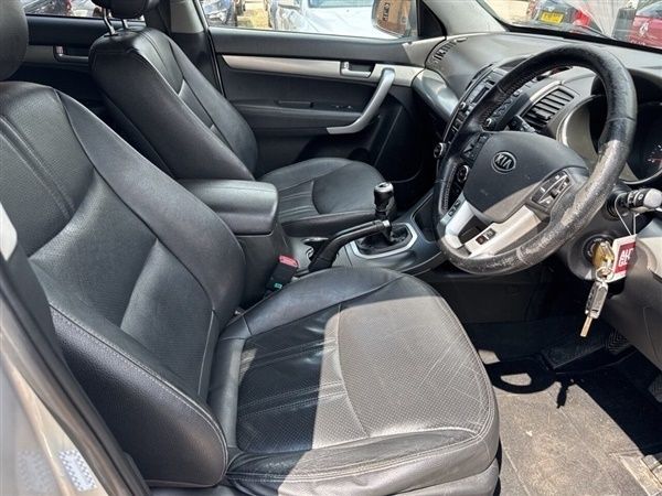 Silver Used 2011 Kia Sorento 2 SUV | £2,495 (Fair price) - Image 1/1