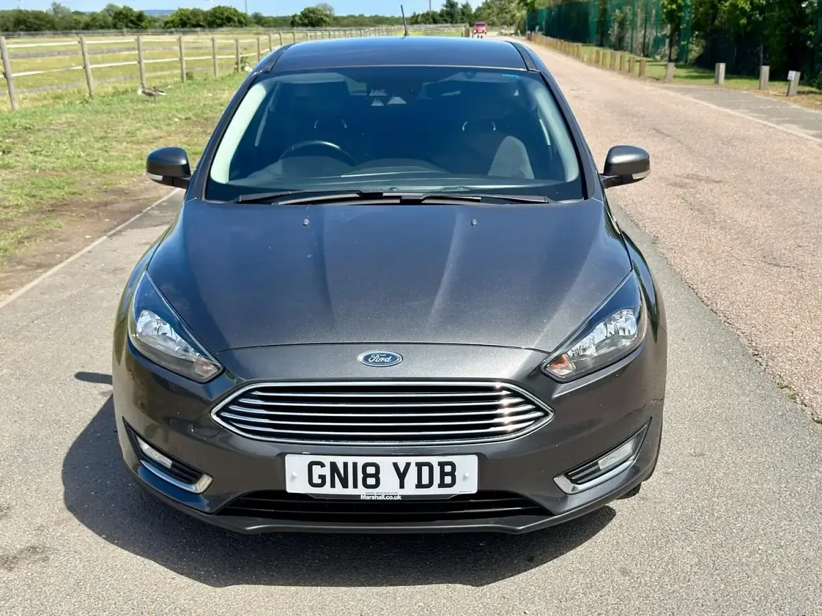 Used Ford Focus Titanium 125 HP (91 kW) 2018 Grey Hatchback