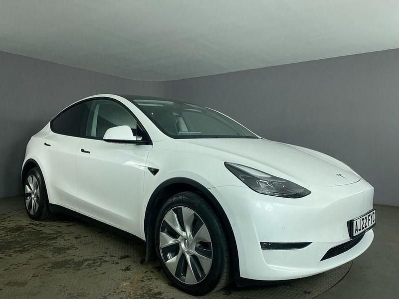 White Used 2022 Tesla Model Y Long Range SUV | £24,499 (Fair price) - Image 1/2
