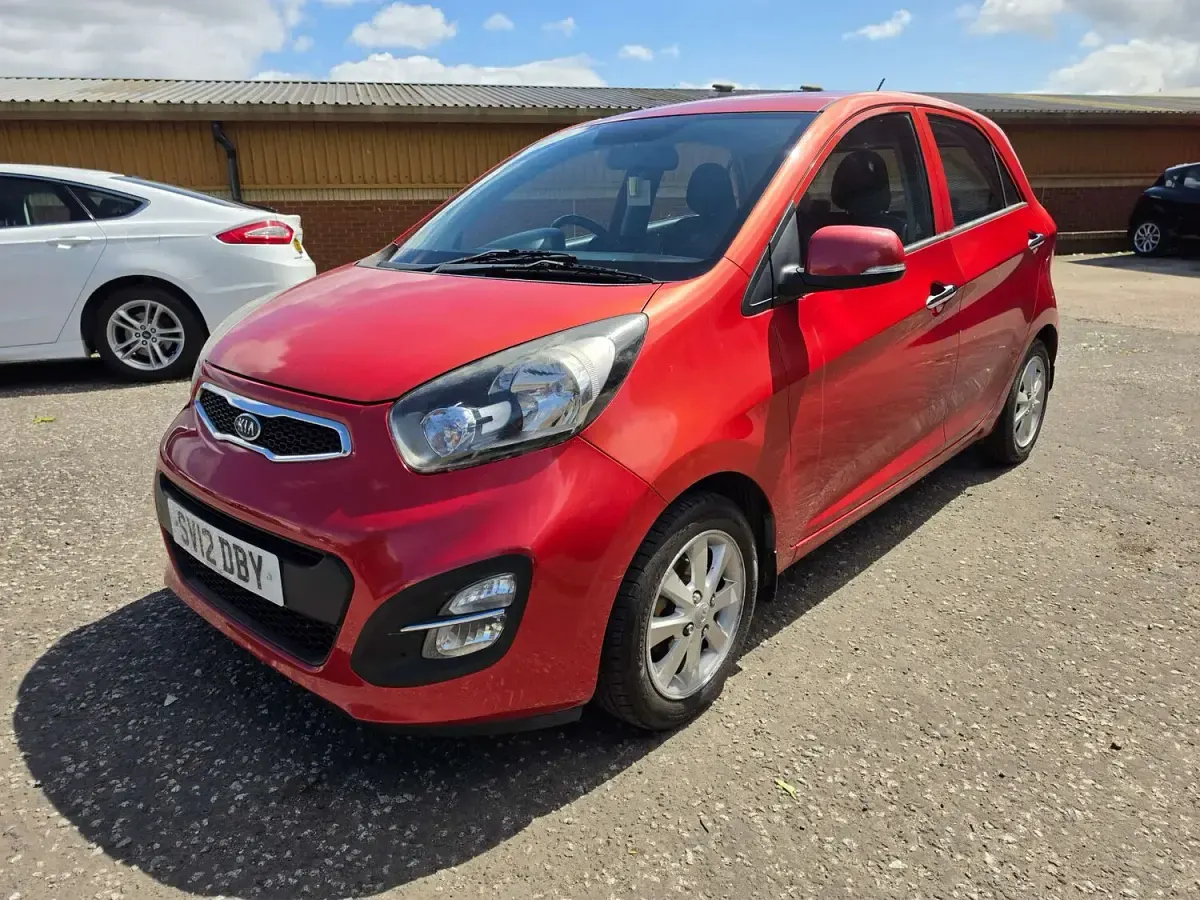 Used Kia Picanto 84 HP (61 kW) 2012 Red Hatchback