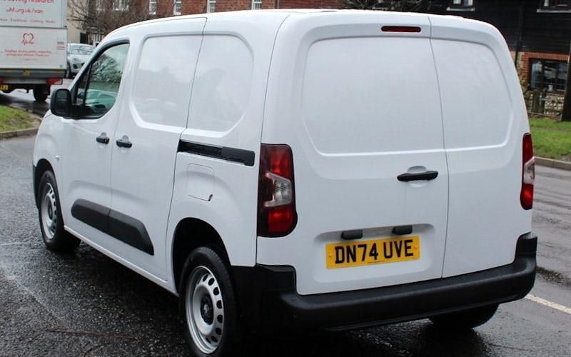 Used Vauxhall Combo S 102 HP (75 kW) 2024 White Van