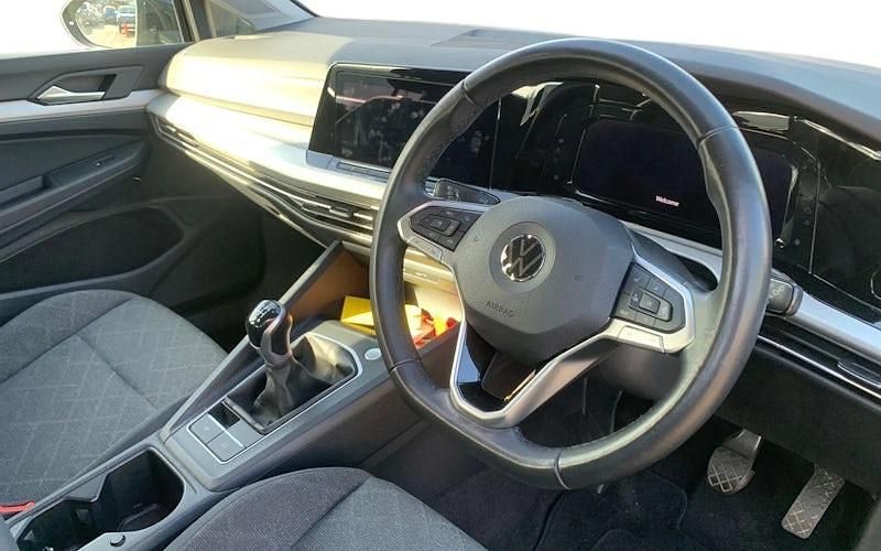 Used VW Golf VIII Life 131 HP (96 kW) 2024 Hatchback