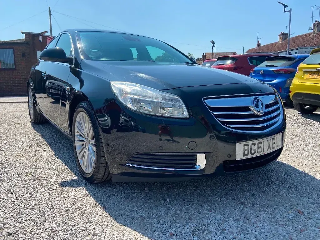Used Vauxhall Insignia S 160 HP (117 kW) 2011 Black Hatchback
