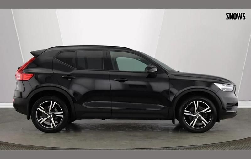 Used Volvo XC40 R-Design 197 HP (144 kW) 2021 Onyx black SUV