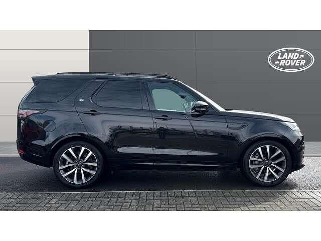 Usado Land Rover Discovery 5 SE Dynamic 296 HP (217 kW) 2024 Preto SUV
