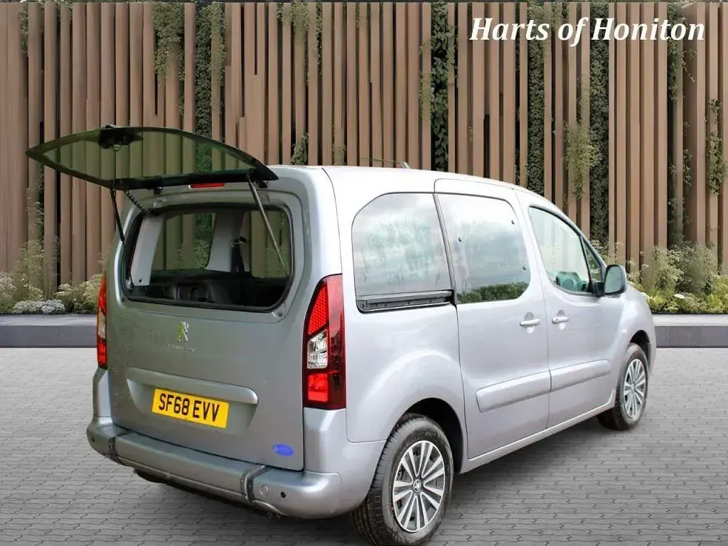 Second-hand Peugeot TePee Active 2018 Gri Monovolum
