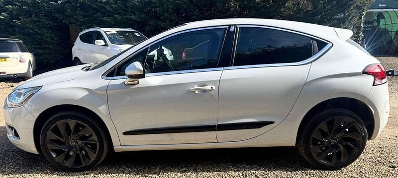 Used Citroën DS4 160 HP (117 kW) 2014 White Hatchback