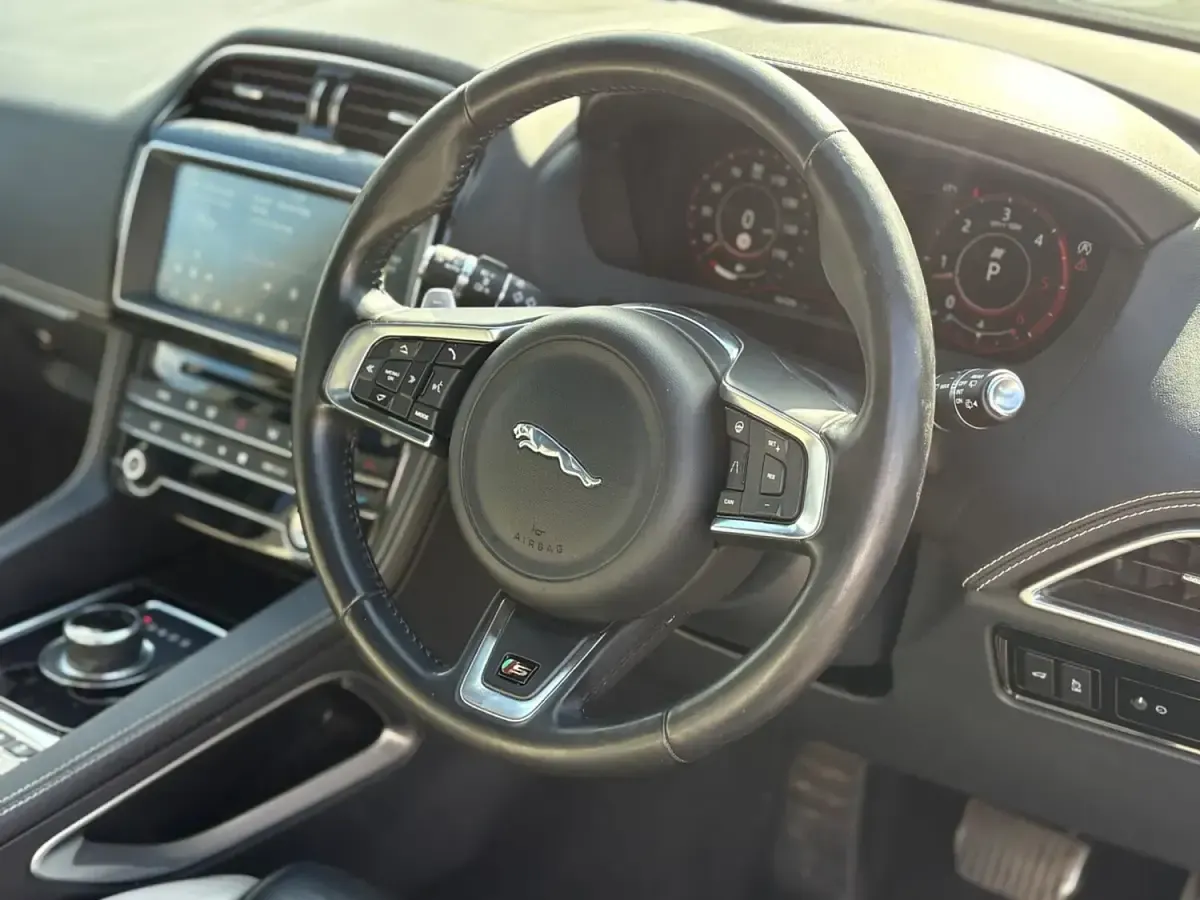 Used Jaguar F-Pace S 300 HP (220 kW) 2019 Black SUV