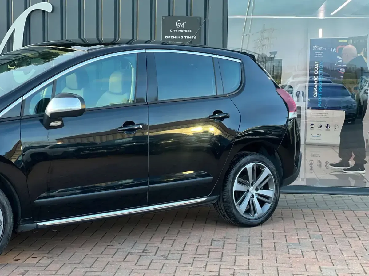 Second-hand Peugeot 3008 Allure 2017 Negru SUV