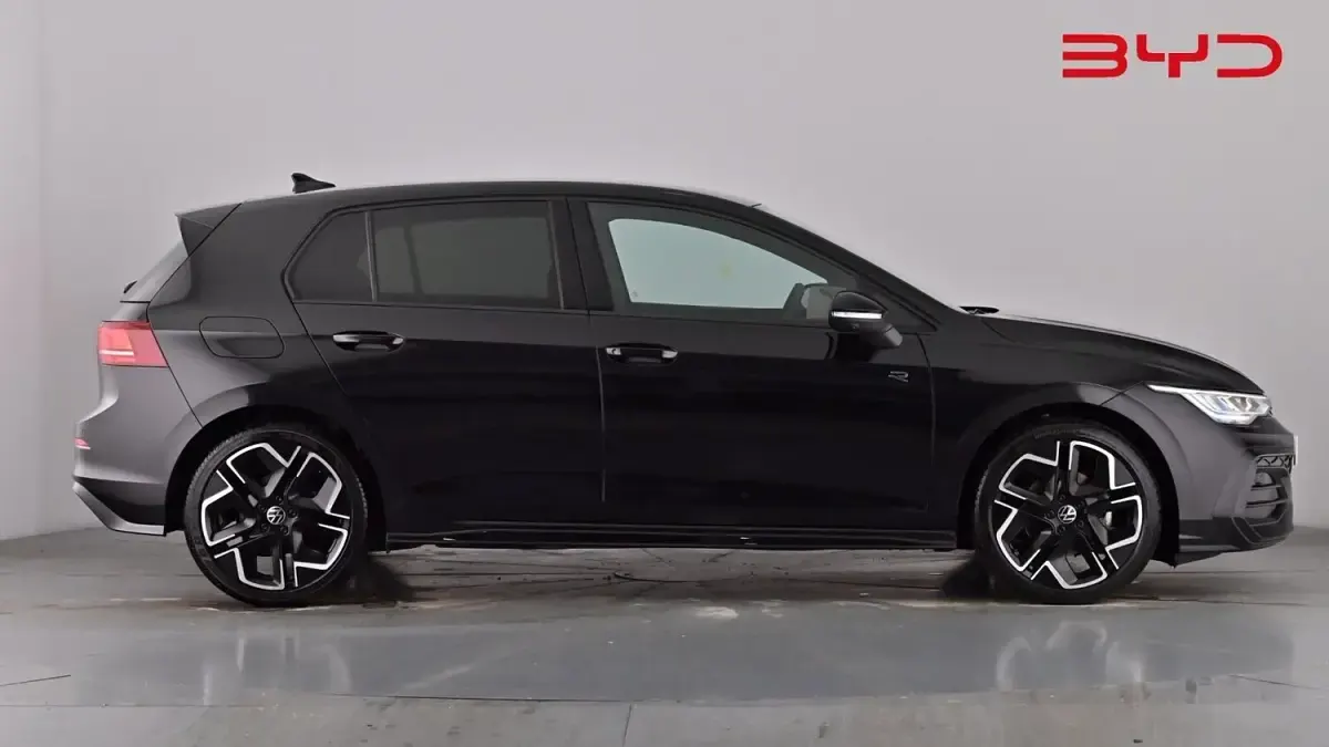 Used VW Golf VIII R-line 150 HP (110 kW) 2025 Grenadilla black Hatchback