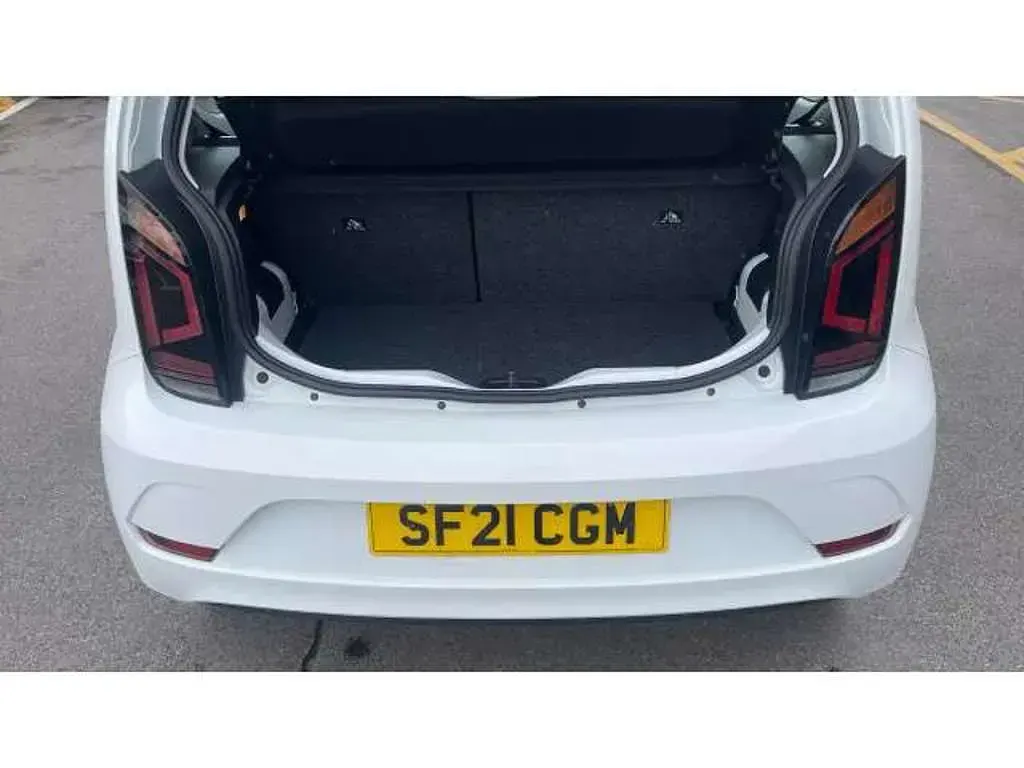 Used VW up! 65 HP (47 kW) 2021 White Hatchback