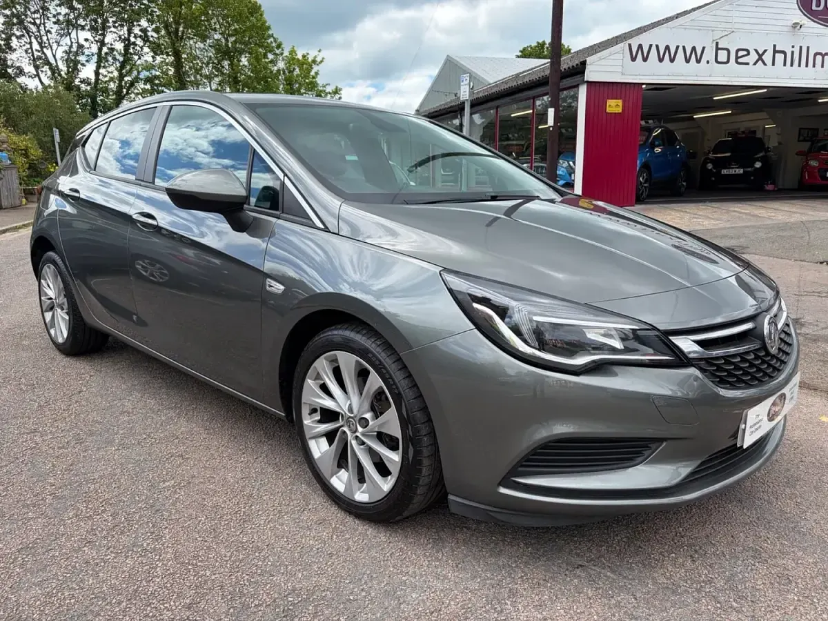 Used Vauxhall Astra 150 HP (110 kW) 2017 Grey Hatchback