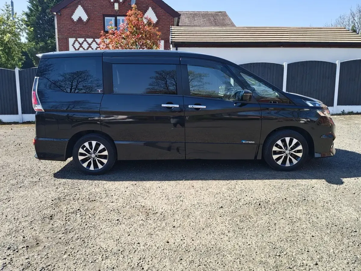 Used Nissan Serena 2018 Black MPV