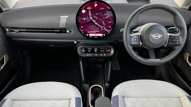 Used Mini Cooper Hatch 133 kW (181 HP) 2025 White Hatchback