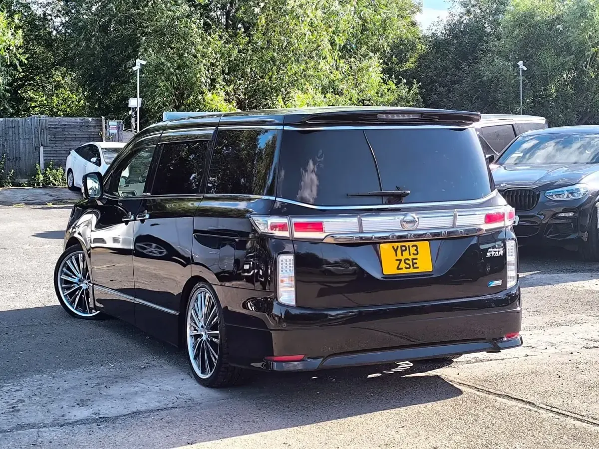 Used Nissan Elgrand 2013 Black MPV