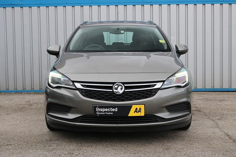 Second-hand Vauxhall Astra Design Edition 2018 Gri Break