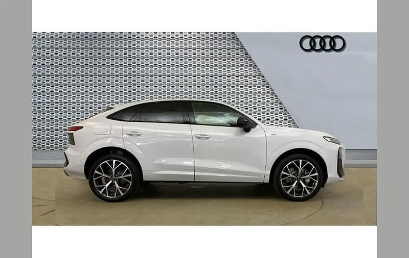 Ny Audi Q3 Comfort 267 HK (196 kW) 2025 Other SUV