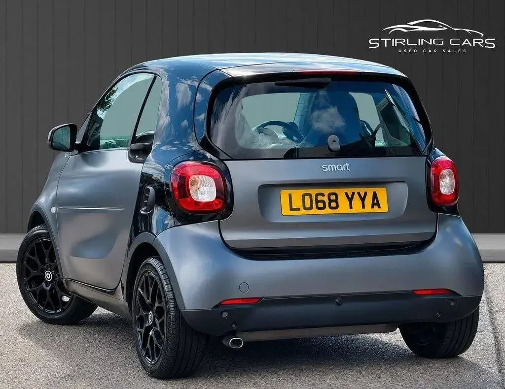 Used Smart ForTwo Coupé Premium 71 HP (52 kW) 2019 Black Coupe