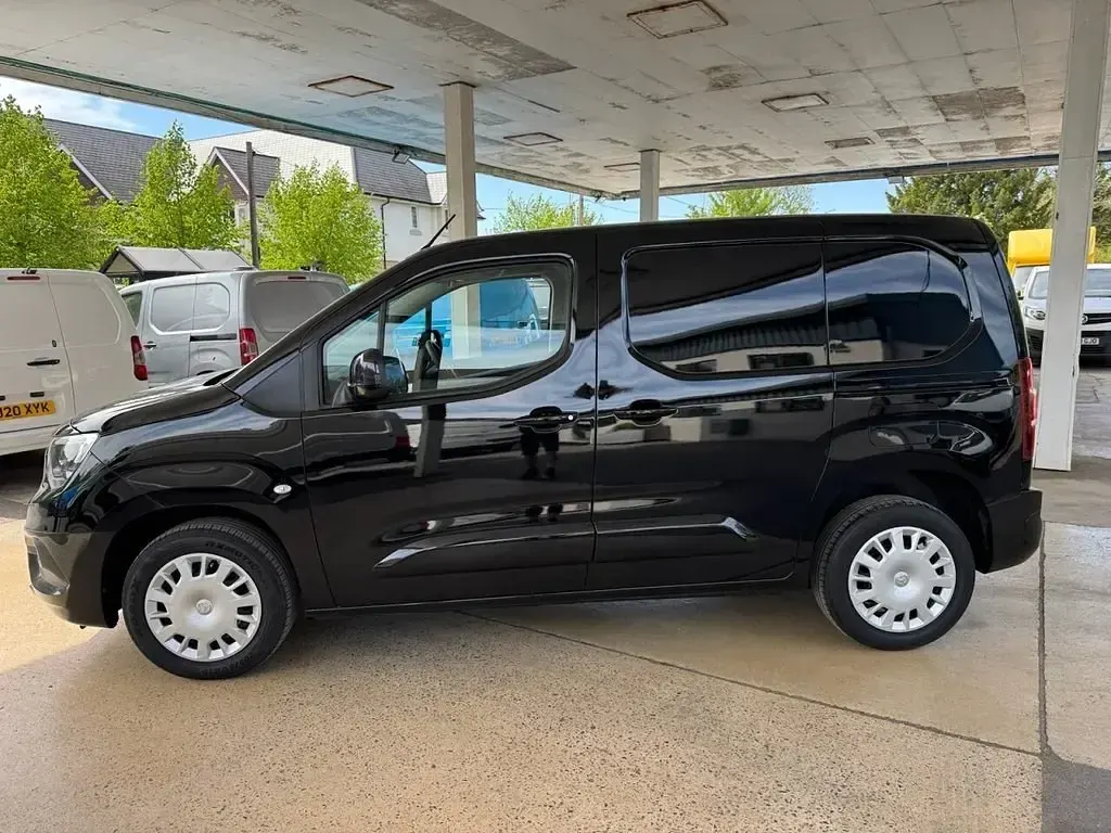 Used Vauxhall Combo S 100 HP (73 kW) 2023 Black MPV