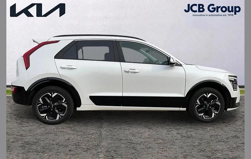 Used Kia e-Niro 150 kW (204 HP) 2023 White SUV