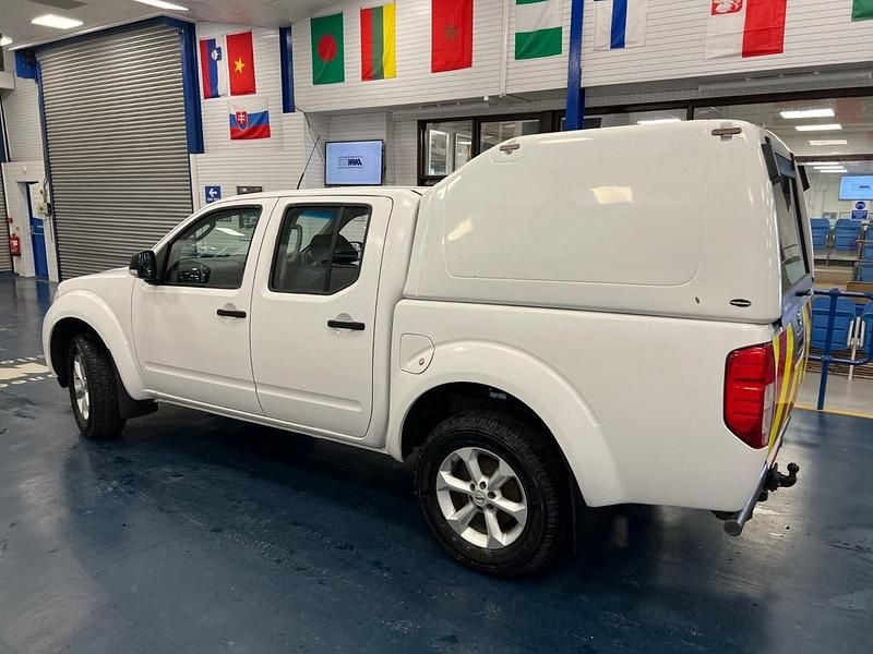 Used Nissan Navara Visia 145 HP (106 kW) 2014 White Pickup