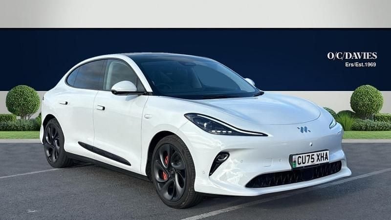 New MG IM6 553 kW (752 HP) 2025 White SUV