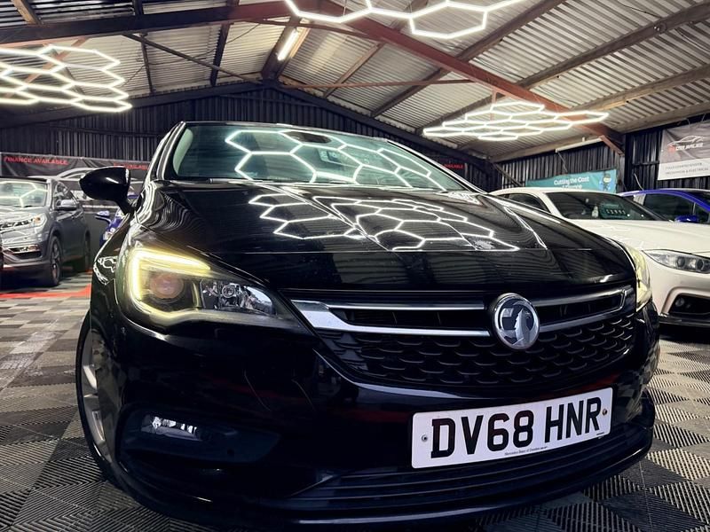Used Vauxhall Astra SRi 136 HP (100 kW) 2018 Black Hatchback