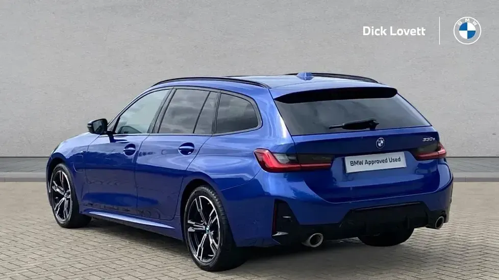 Used BMW 330 M Sport 288 HP (211 kW) 2024 Blue Estate
