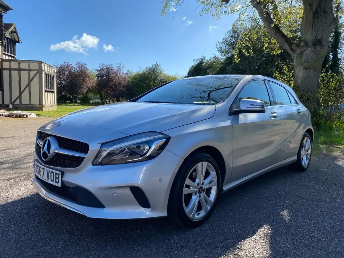 Używany Mercedes A180 Premium 109 KM (80 kW) 2017 Srebrny Hatchback
