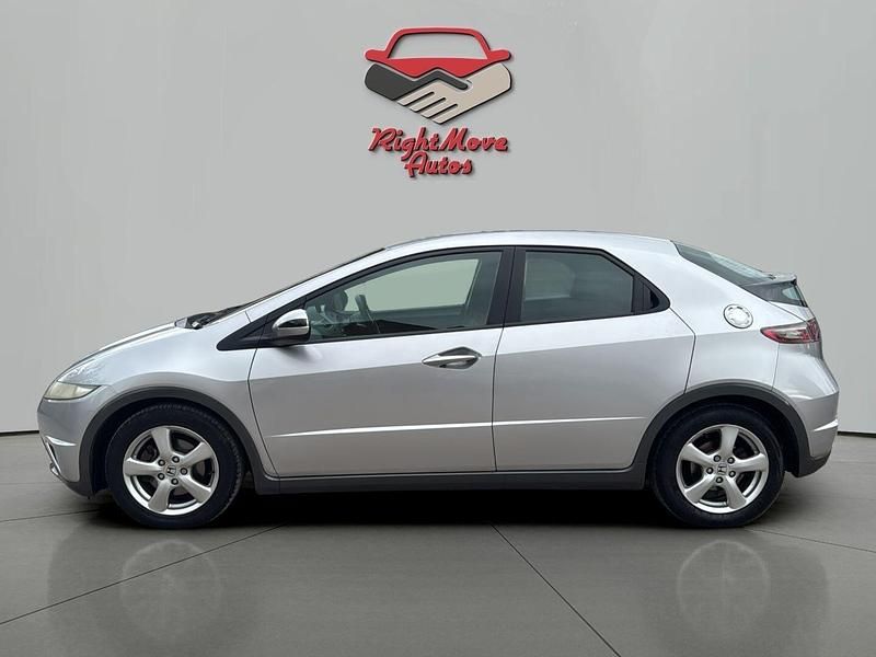 Used Honda Civic SE 2011 Silver Hatchback