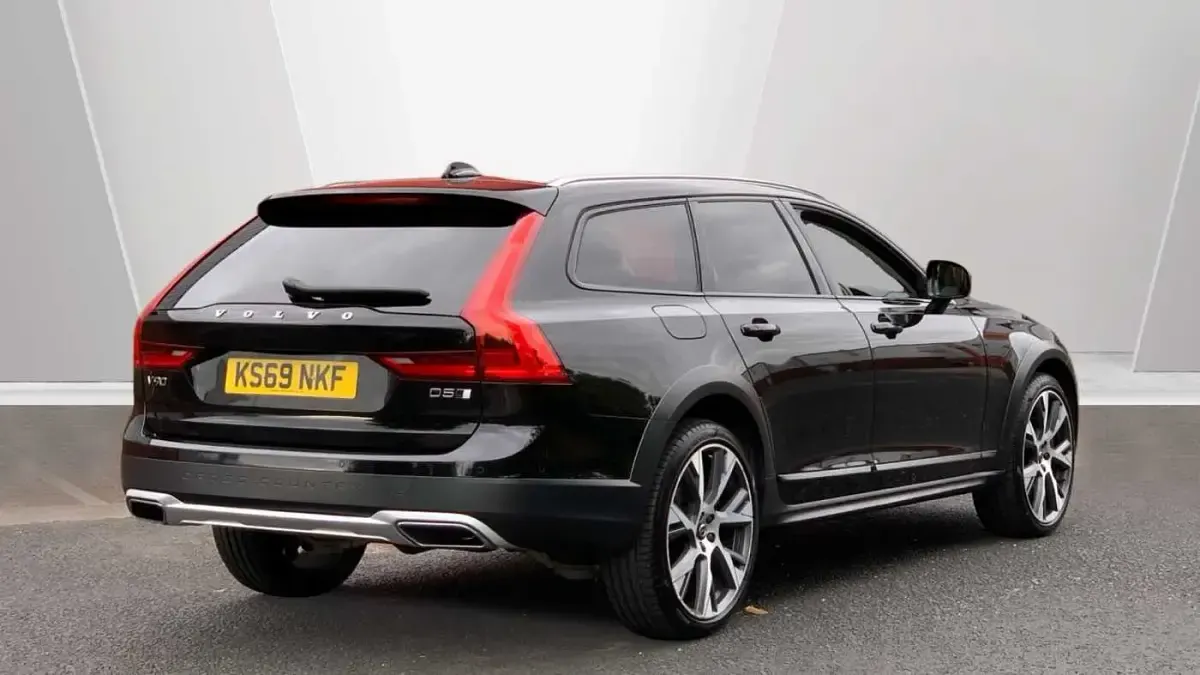 Used Volvo V90 CC Plus 232 HP (170 kW) 2020 Estate
