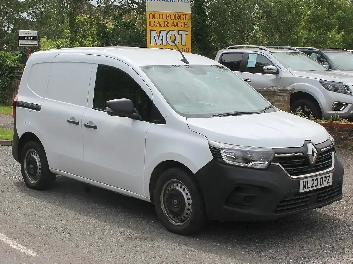 Used Renault Kangoo 95 HP (69 kW) 2023 White MPV